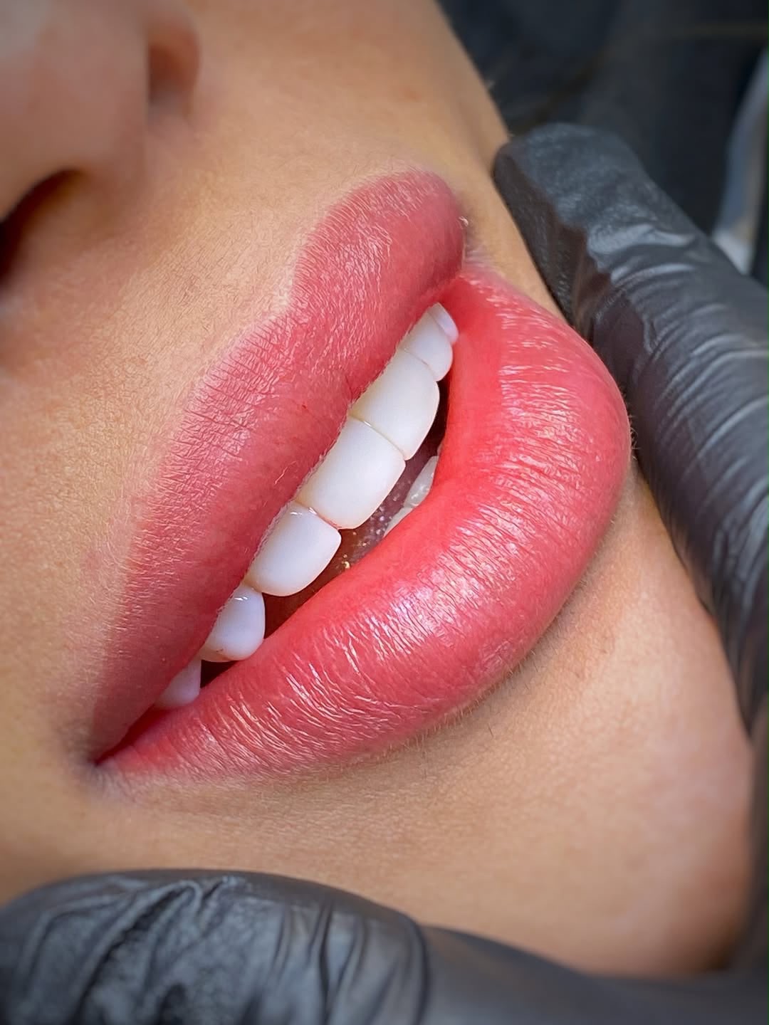 Micropigmentação labial — realce da cor dos lábios